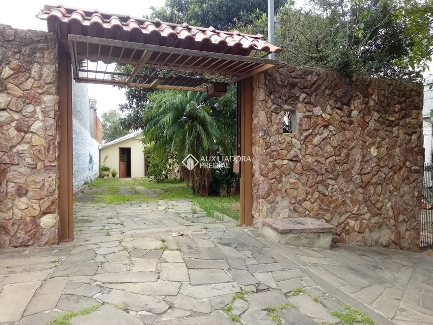 Foto 1 de Casa com 3 Quartos à venda, 366m² em Partenon, Porto Alegre