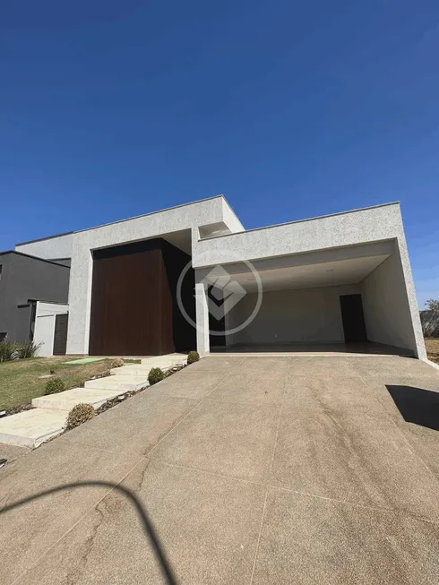 Foto 1 de Casa de Condomínio com 4 Quartos à venda, 230m² em Residencial Goiânia Golfe Clube, Goiânia