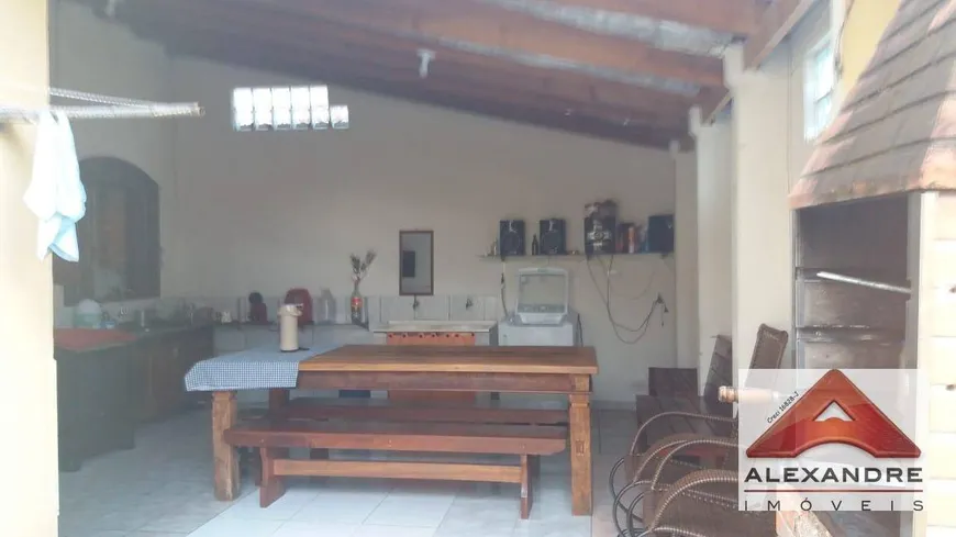 Foto 1 de Casa com 4 Quartos à venda, 180m² em Jardim Valparaiba, São José dos Campos