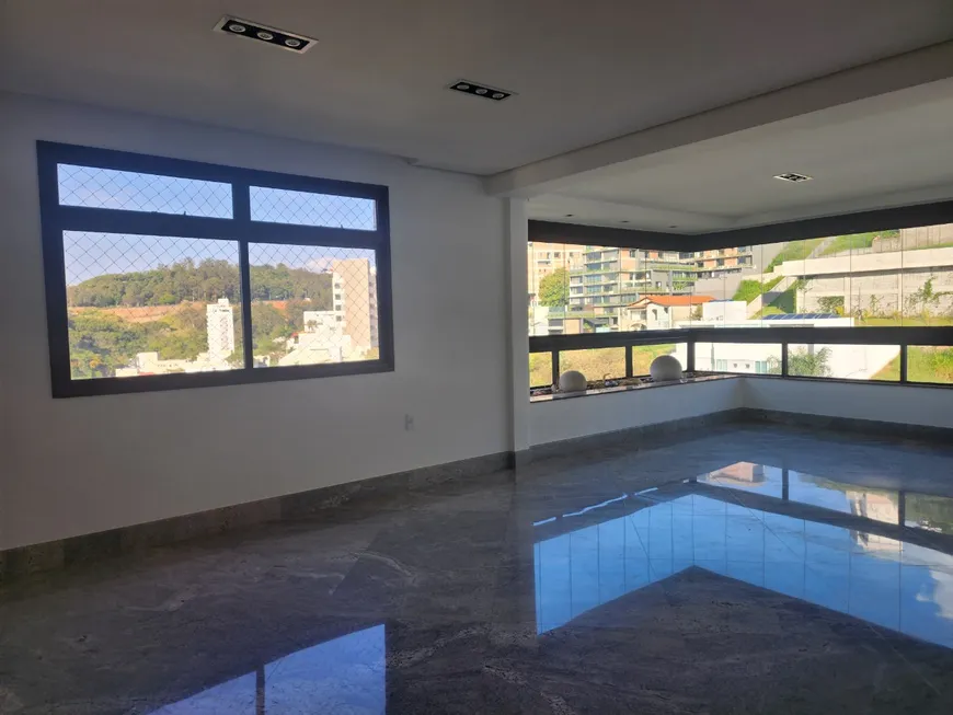 Foto 1 de Apartamento com 4 Quartos à venda, 212m² em Santa Lúcia, Belo Horizonte