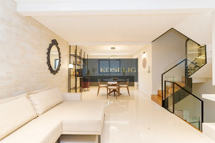 Foto 1 de Casa de Condomínio com 3 Quartos à venda, 160m² em Água Verde, Curitiba
