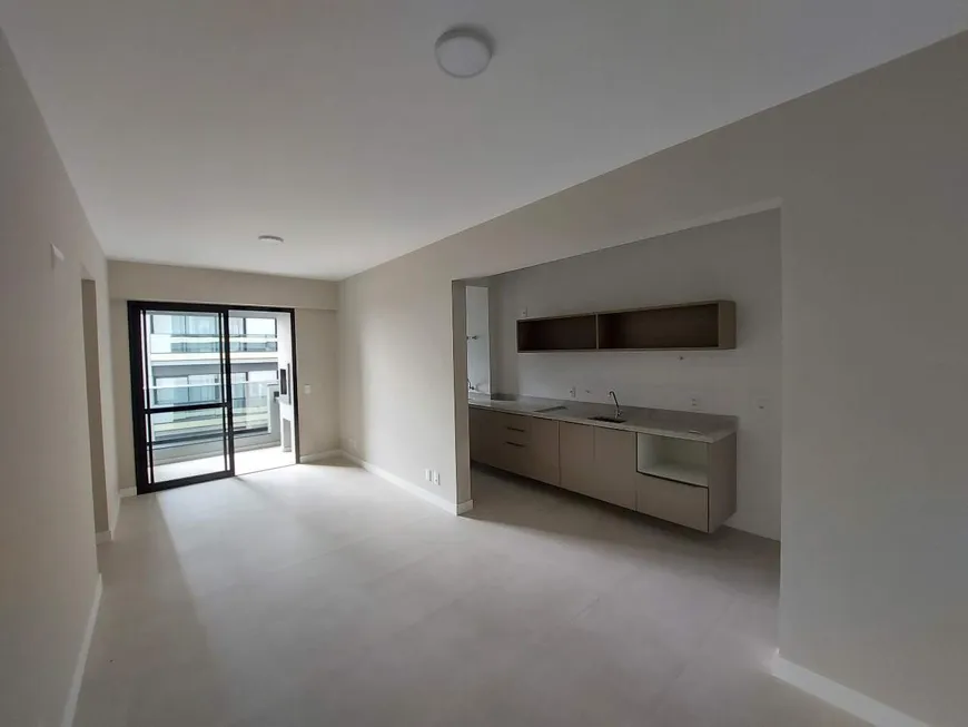 Foto 1 de Apartamento com 2 Quartos para alugar, 71m² em Centro, Florianópolis