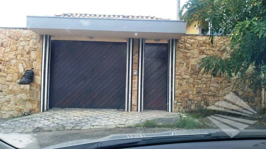 Foto 1 de Sobrado com 6 Quartos à venda, 553m² em Independencia, Taubaté