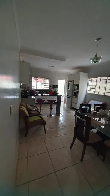 Foto 1 de Casa com 4 Quartos à venda, 148m² em Setor Sudoeste, Goiânia