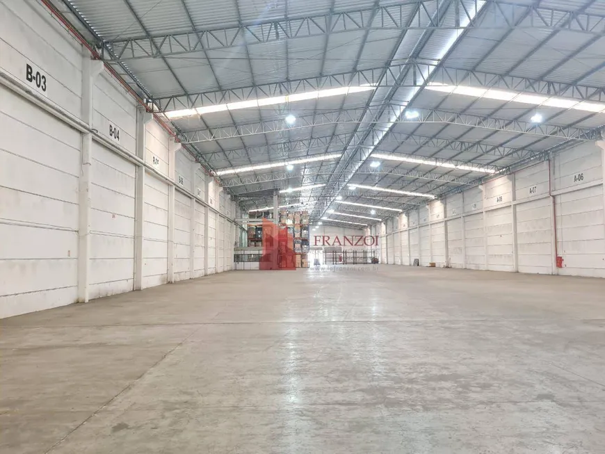 Foto 1 de Galpão/Depósito/Armazém à venda, 4300m² em Espinheiros, Itajaí