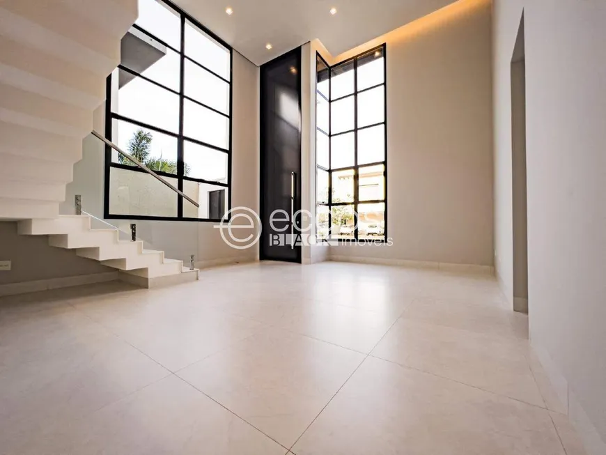Foto 1 de Casa de Condomínio com 4 Quartos à venda, 334m² em Nova Uberlandia, Uberlândia