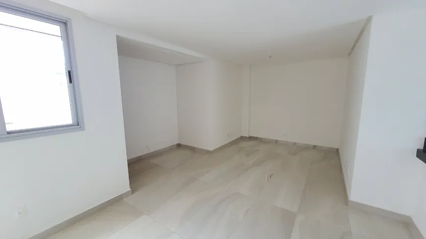 Foto 1 de Casa com 3 Quartos à venda, 128m² em Centro, Contagem