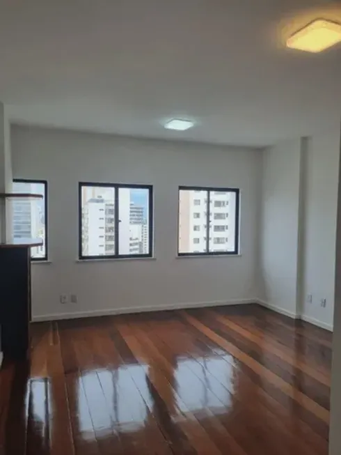 Foto 1 de Apartamento com 3 Quartos para alugar, 120m² em Caminho Das Árvores, Salvador