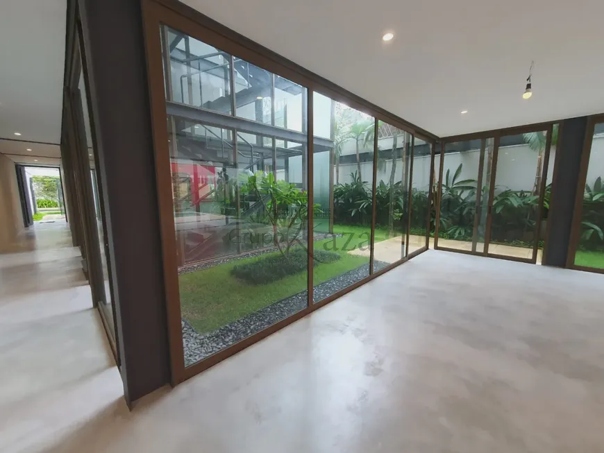Foto 1 de Casa com 4 Quartos à venda, 500m² em Jardim Paulista, São Paulo