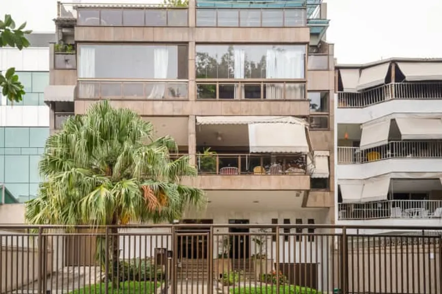 Foto 1 de Cobertura com 5 Quartos à venda, 400m² em Barra da Tijuca, Rio de Janeiro