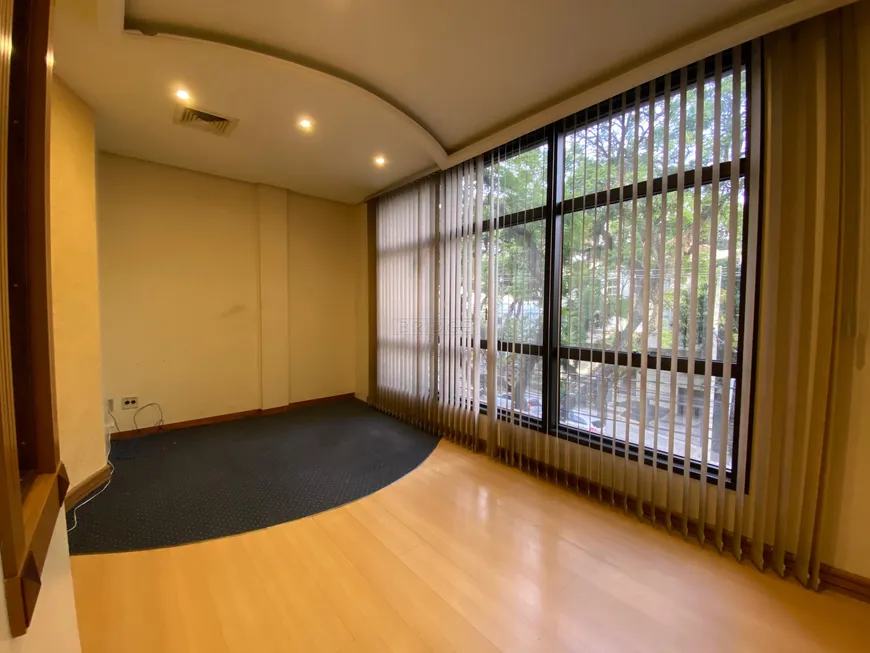 Foto 1 de Sala Comercial para alugar, 52m² em Moinhos de Vento, Porto Alegre