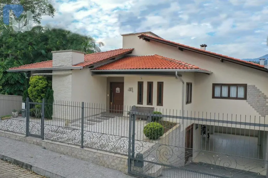 Foto 1 de Casa com 3 Quartos à venda, 292m² em Velha, Blumenau