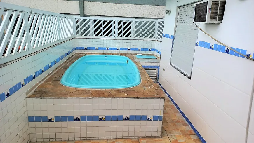 Foto 1 de Sobrado com 3 Quartos à venda, 200m² em Vila Cascatinha, São Vicente