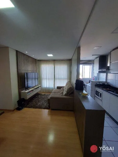 Foto 1 de Apartamento com 3 Quartos à venda, 58m² em Champagnat, Londrina