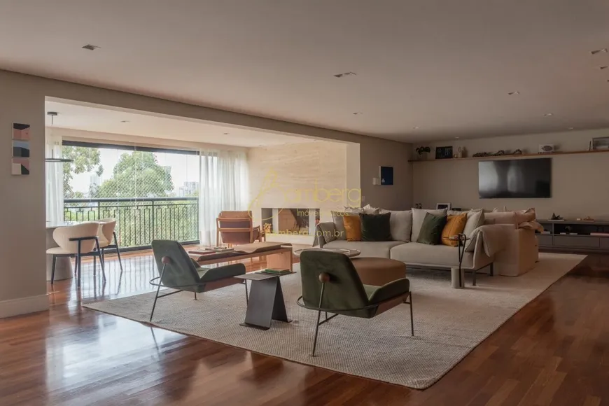 Foto 1 de Apartamento com 4 Quartos para alugar, 305m² em Jardim Vitoria Regia, São Paulo