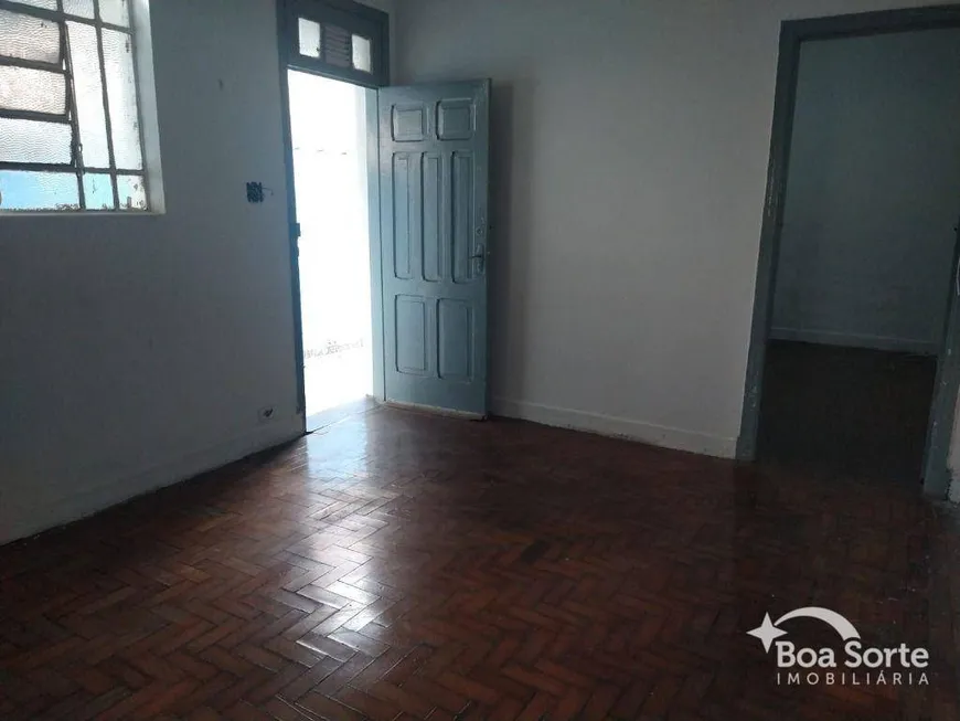 Foto 1 de Casa com 2 Quartos à venda, 140m² em Quarta Parada, São Paulo