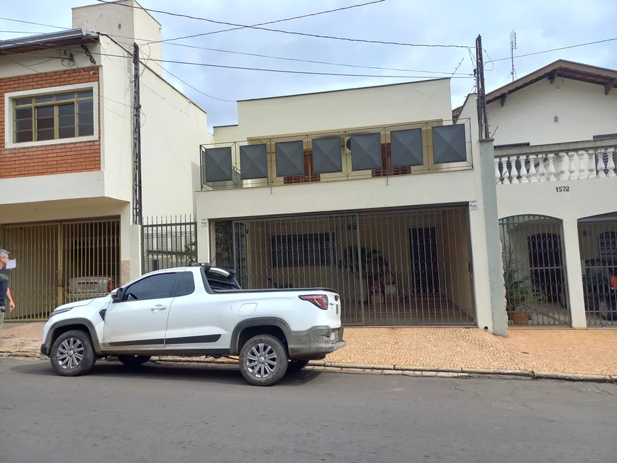 Foto 1 de Sobrado com 3 Quartos à venda, 184m² em Cidade Alta, Piracicaba