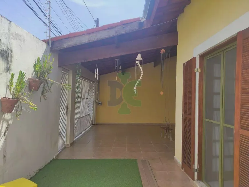 Foto 1 de Casa com 3 Quartos à venda, 154m² em Jardim Siesta, Jacareí