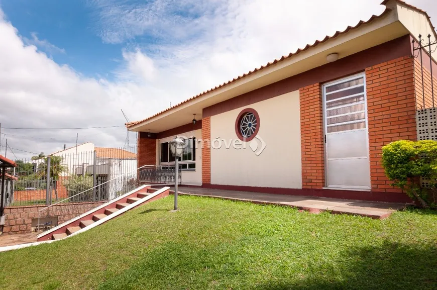 Foto 1 de Casa com 4 Quartos à venda, 280m² em Vila Assunção, Porto Alegre