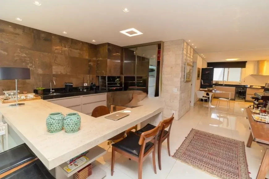 Foto 1 de Apartamento com 4 Quartos à venda, 235m² em Gleba Fazenda Palhano, Londrina
