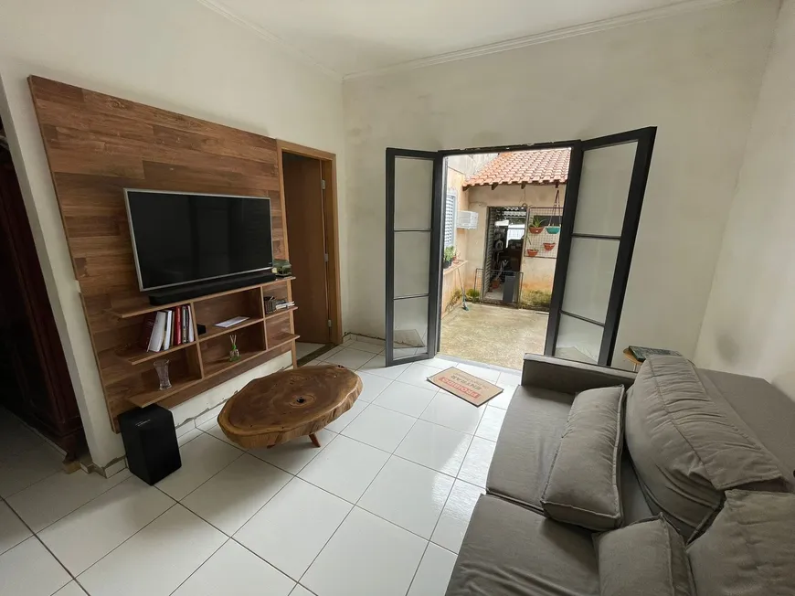 Foto 1 de Casa com 3 Quartos à venda, 200m² em Loteamento Capotuna, Jaguariúna