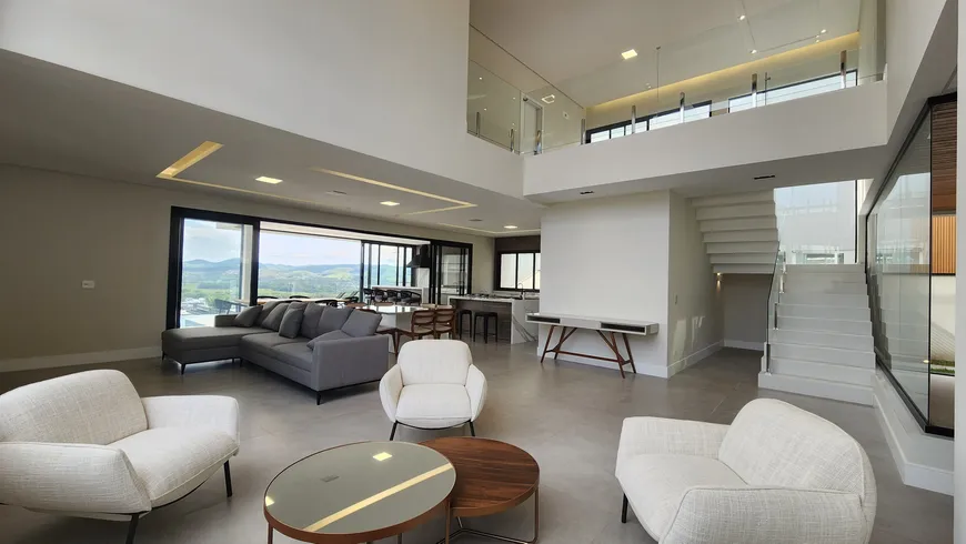 Foto 1 de Casa de Condomínio com 5 Quartos para alugar, 470m² em Urbanova, São José dos Campos