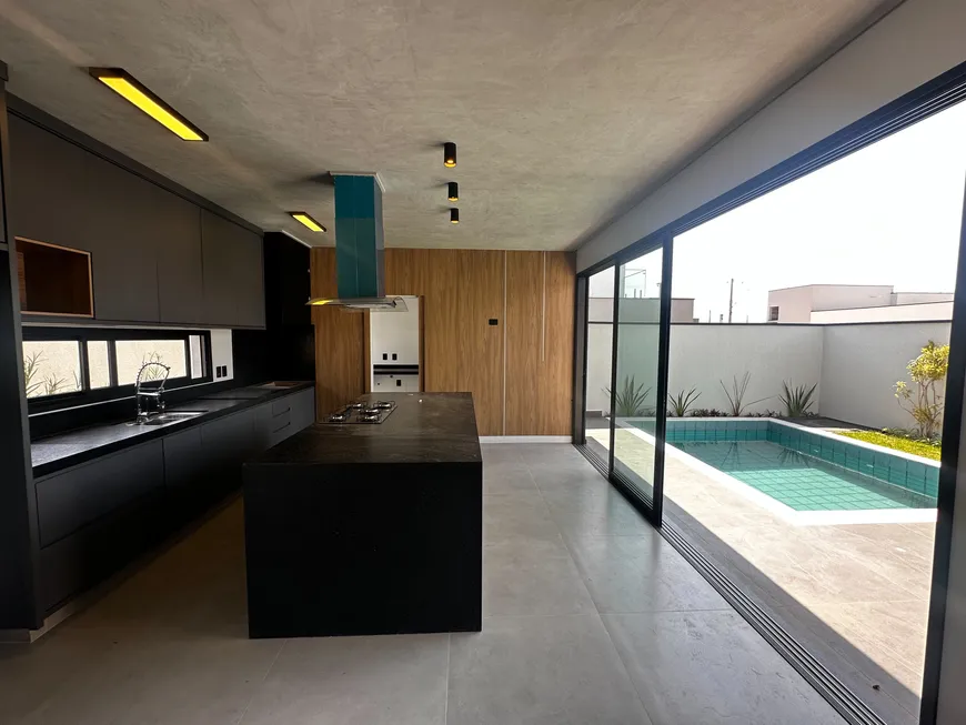 Foto 1 de Casa de Condomínio com 3 Quartos à venda, 180m² em Piracangagua, Taubaté