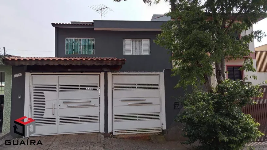 Foto 1 de Sobrado com 3 Quartos à venda, 294m² em Vila Scarpelli, Santo André