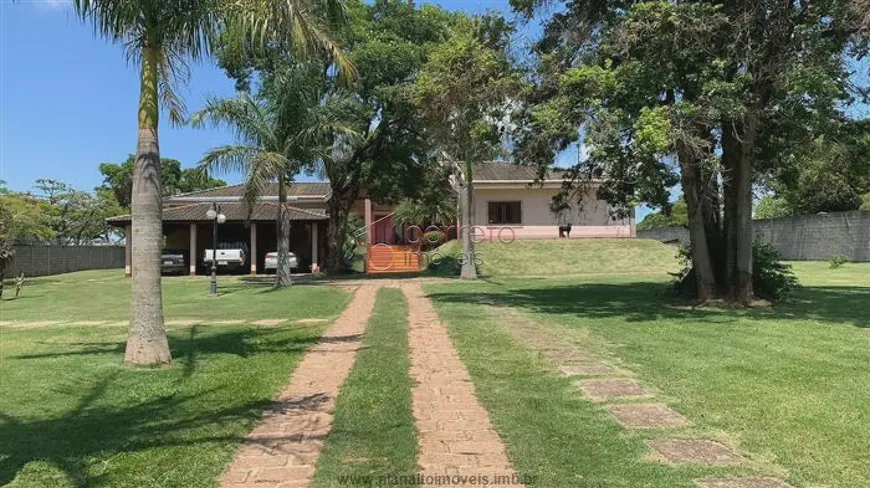 Foto 1 de Fazenda/Sítio com 4 Quartos para alugar, 500m² em Bom Jardim, Jundiaí