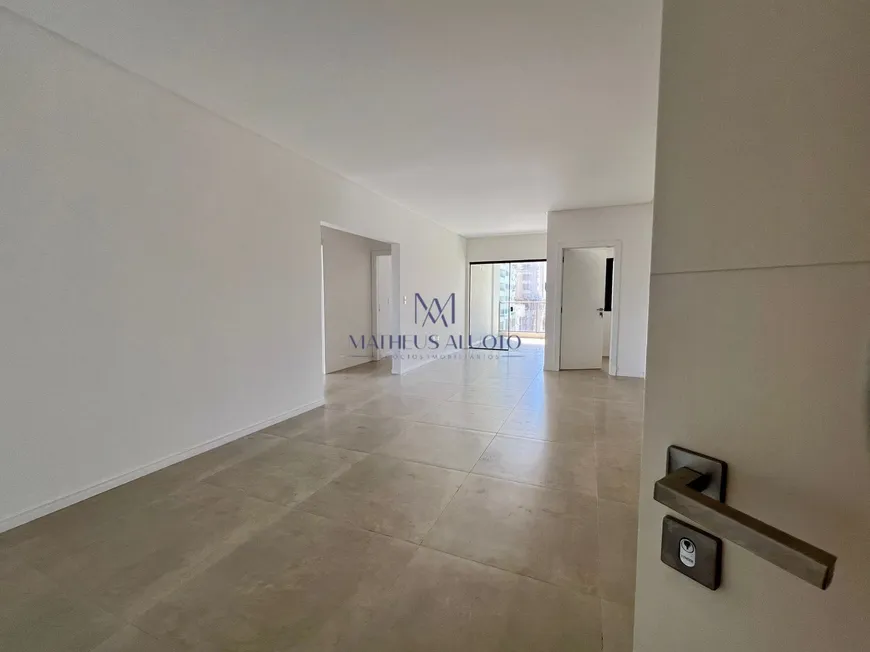 Foto 1 de Apartamento com 3 Quartos à venda, 106m² em Meia Praia, Itapema