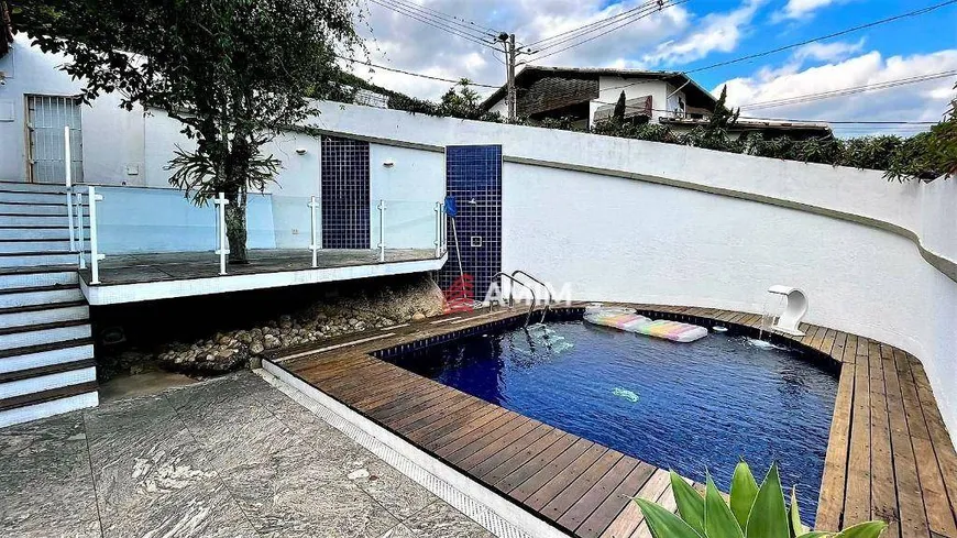 Foto 1 de Casa com 5 Quartos à venda, 422m² em São Francisco, Niterói