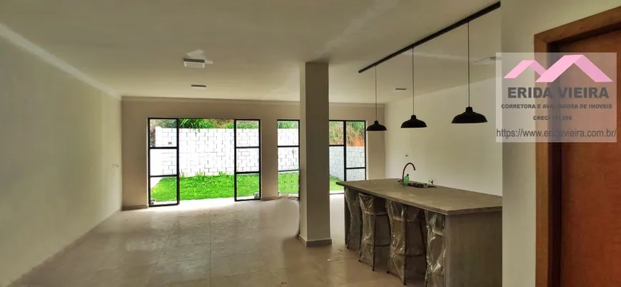 Foto 1 de Casa de Condomínio com 3 Quartos à venda, 180m² em Residencial Vila Romana, Pindamonhangaba