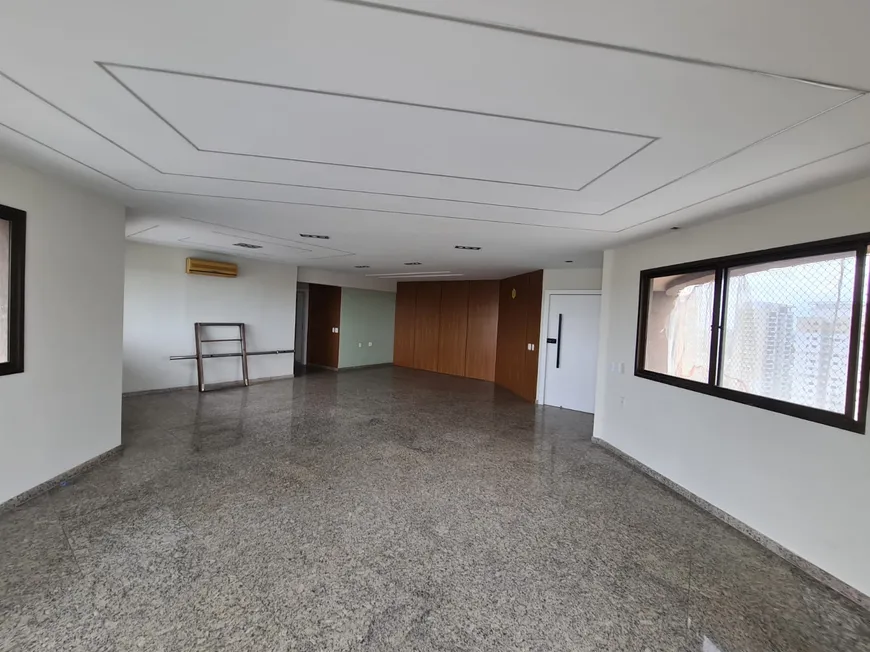 Foto 1 de Apartamento com 4 Quartos para venda ou aluguel, 240m² em Aleixo, Manaus