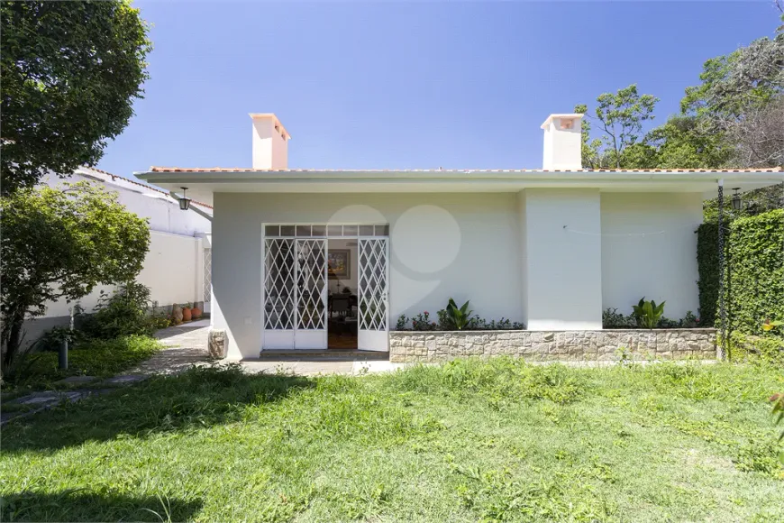 Foto 1 de Casa com 3 Quartos à venda, 220m² em Chácara Monte Alegre, São Paulo