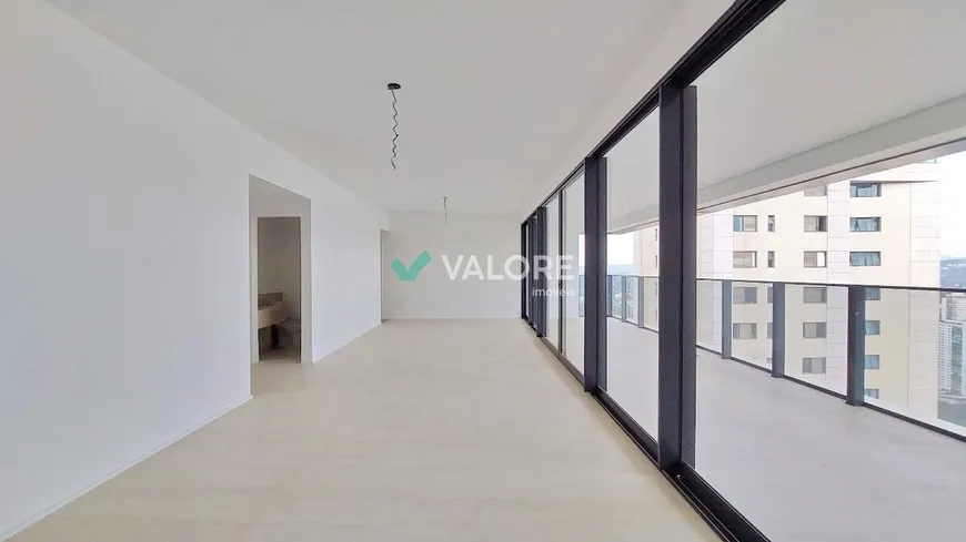 Foto 1 de Apartamento com 4 Quartos à venda, 202m² em Vila da Serra, Nova Lima