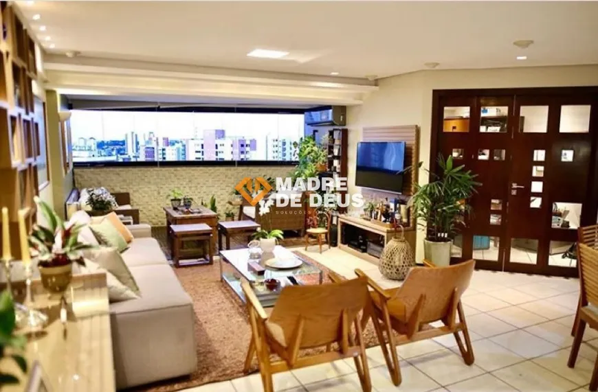 Foto 1 de Apartamento com 4 Quartos à venda, 150m² em Meireles, Fortaleza