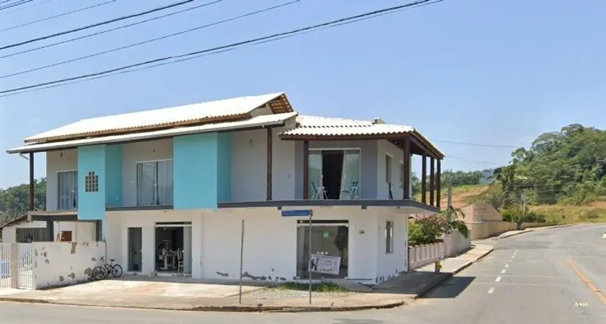 Foto 1 de Casa com 2 Quartos para alugar, 120m² em Tifa Martins, Jaraguá do Sul