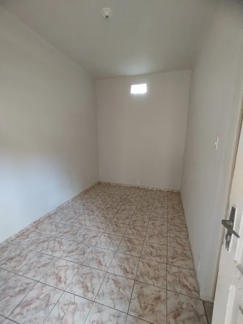 Foto 1 de Casa com 1 Quarto para alugar, 32m² em  Vila Valqueire, Rio de Janeiro