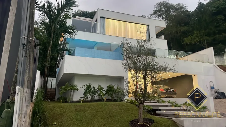 Foto 1 de Casa com 5 Quartos à venda, 890m² em Barra, Balneário Camboriú