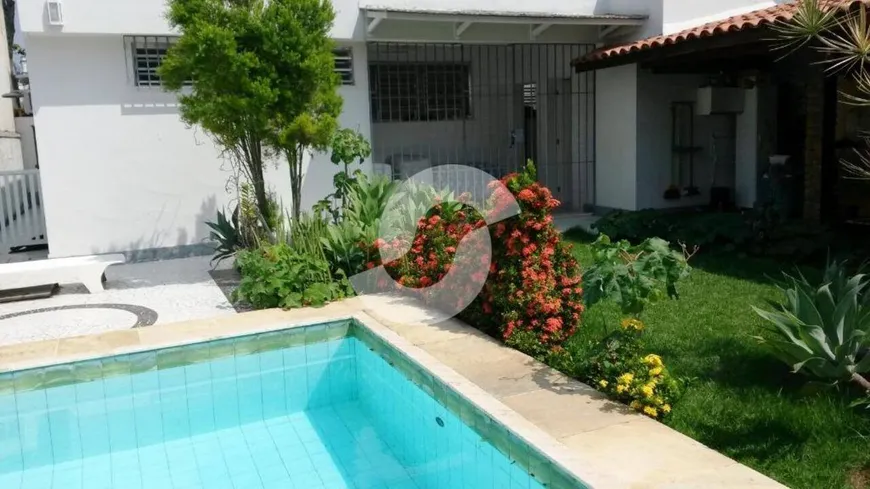 Foto 1 de Casa com 3 Quartos à venda, 360m² em São Francisco, Niterói