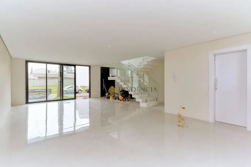 Foto 1 de Casa de Condomínio com 3 Quartos à venda, 224m² em Uberaba, Curitiba