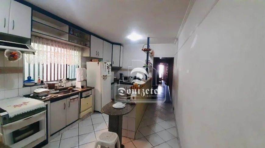 Foto 1 de Casa com 2 Quartos à venda, 140m² em Santa Maria, Santo André
