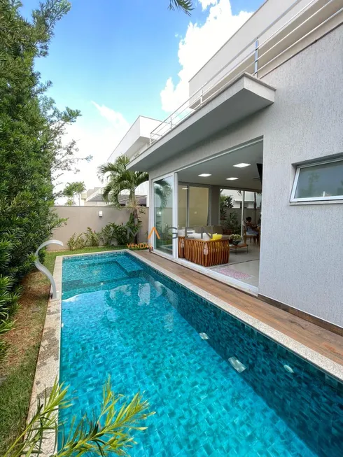 Foto 1 de Casa de Condomínio com 4 Quartos à venda, 341m² em Jardins Valencia, Goiânia