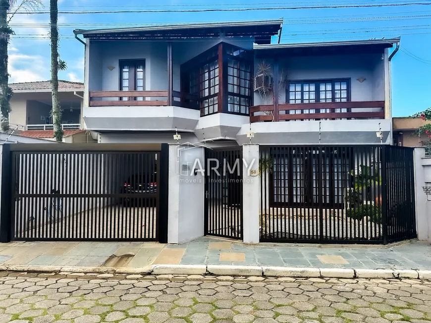 Foto 1 de Casa com 4 Quartos à venda, 223m² em Costeira, Paranaguá