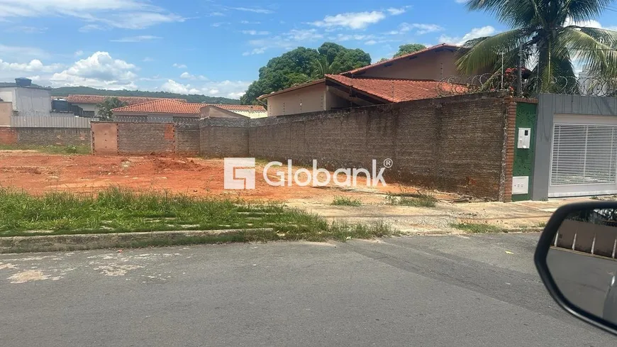 Foto 1 de Lote/Terreno à venda, 1m² em Melo, Montes Claros