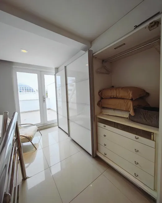 Foto 1 de Apartamento com 2 Quartos para alugar, 190m² em Copacabana, Rio de Janeiro