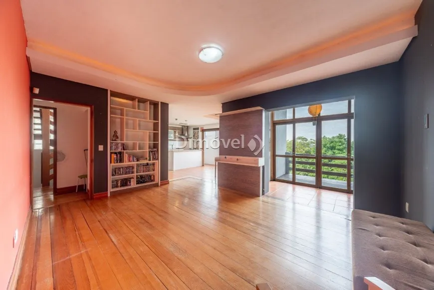 Foto 1 de Casa com 5 Quartos à venda, 380m² em Vila Assunção, Porto Alegre