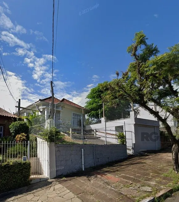 Foto 1 de Casa com 3 Quartos à venda, 156m² em Teresópolis, Porto Alegre