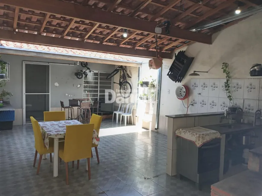 Foto 1 de Casa com 4 Quartos à venda, 173m² em Chácara do Visconde, Taubaté