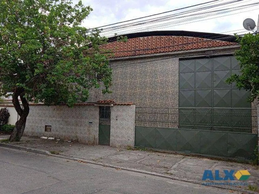 Foto 1 de Galpão/Depósito/Armazém à venda, 1100m² em Trindade, São Gonçalo